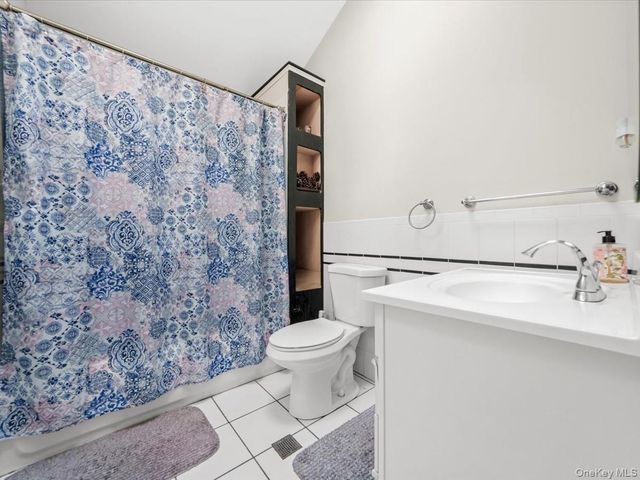 23 Hren Avenue, Huntington, NY 11743