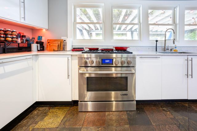 43 N Enston Avenue, Charleston, SC 29403