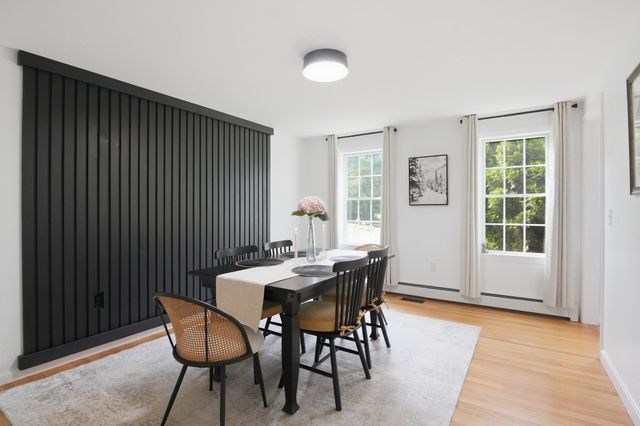5 Dunny Cove Road, Uxbridge, MA 01569