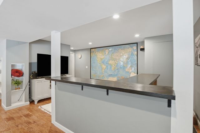 5 Dunny Cove Road, Uxbridge, MA 01569