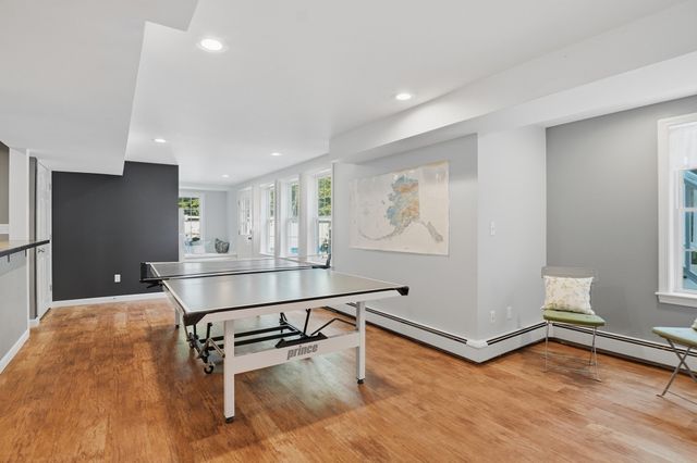 5 Dunny Cove Road, Uxbridge, MA 01569