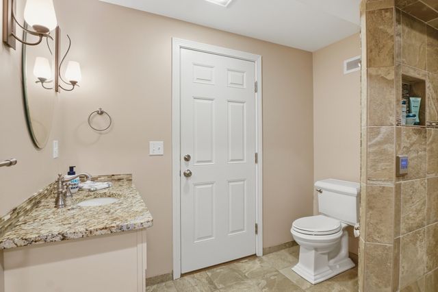 5 Dunny Cove Road, Uxbridge, MA 01569
