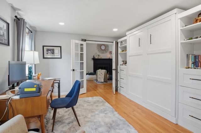 5 Dunny Cove Road, Uxbridge, MA 01569