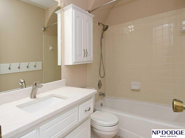 15523 Hamilton Street, Omaha, NE 68154