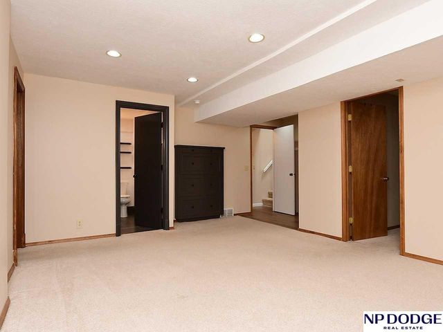 15523 Hamilton Street, Omaha, NE 68154