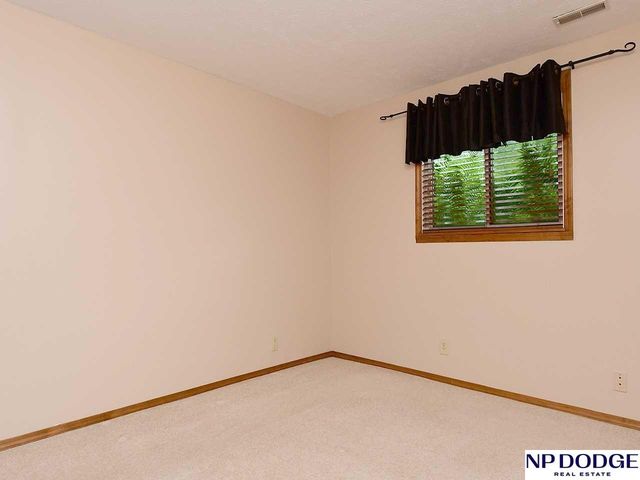 15523 Hamilton Street, Omaha, NE 68154