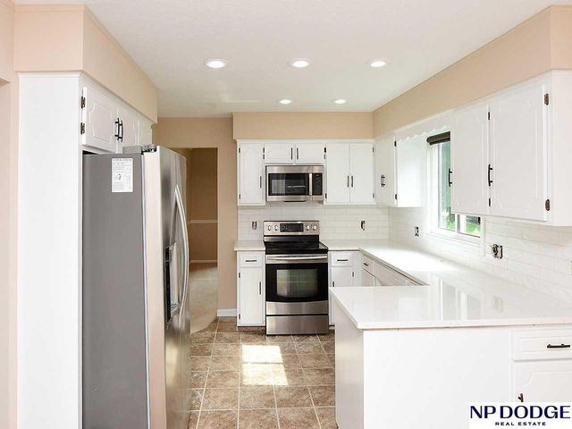 15523 Hamilton Street, Omaha, NE 68154