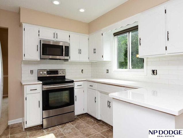 15523 Hamilton Street, Omaha, NE 68154