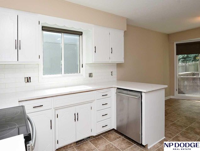 15523 Hamilton Street, Omaha, NE 68154