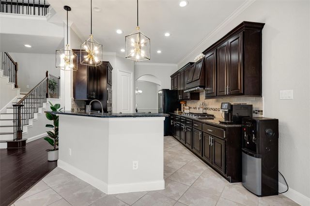 8018 Rippling Stream Lane, Richmond, TX 77407