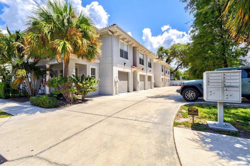 212 S DAKOTA AVENUE E, Tampa, FL 33606