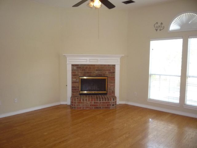 1406 Oxford Drive, Mansfield, TX 76063