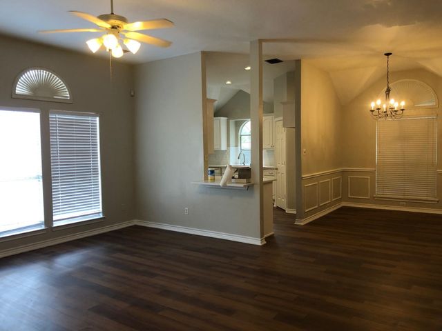 1406 Oxford Drive, Mansfield, TX 76063