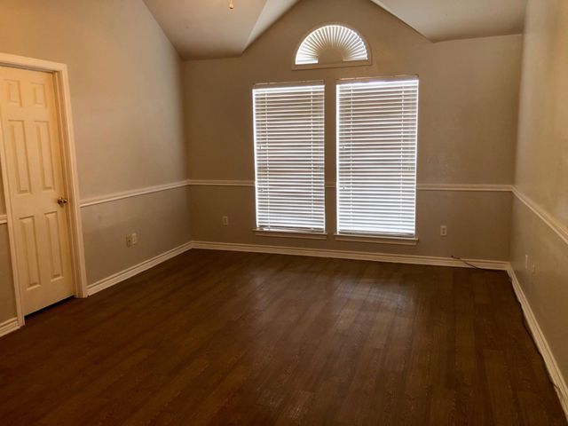 1406 Oxford Drive, Mansfield, TX 76063