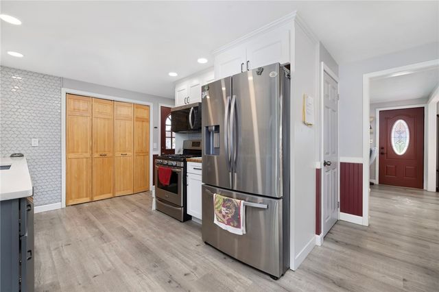 22 Mayfield Street, Pawtucket, RI 02861