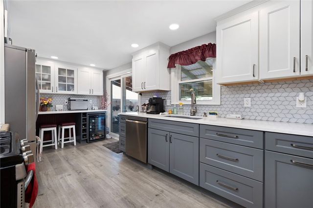 22 Mayfield Street, Pawtucket, RI 02861