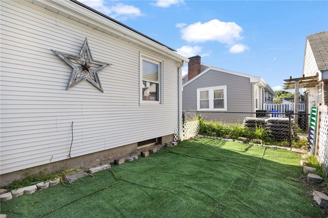 22 Mayfield Street, Pawtucket, RI 02861