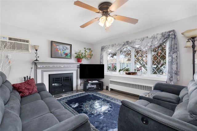 22 Mayfield Street, Pawtucket, RI 02861