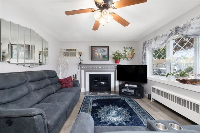 22 Mayfield Street, Pawtucket, RI 02861