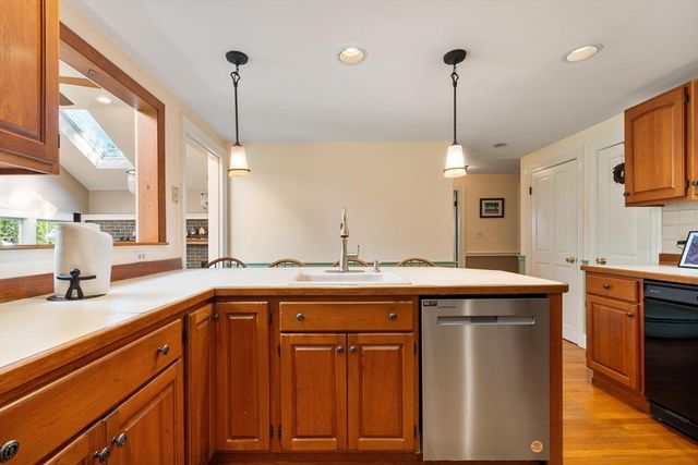 5 Hemlock Street, Beverly, MA 01915
