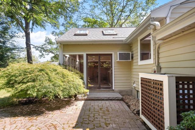 5 Hemlock Street, Beverly, MA 01915