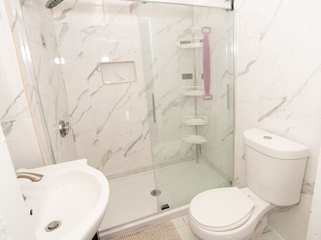 78 West St, Randolph, MA 02368