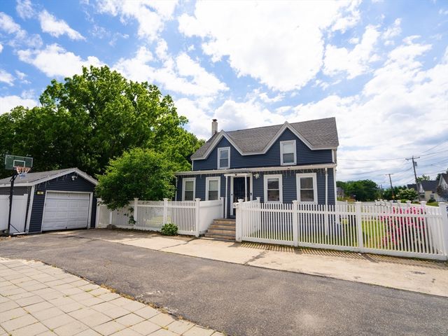 78 West St, Randolph, MA 02368