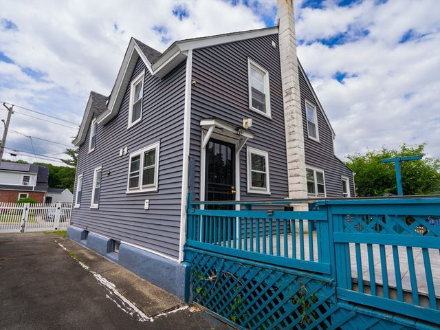 78 West St, Randolph, MA 02368