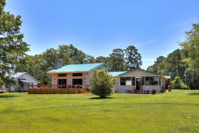 1295 Benbow Drive, Summerton, SC 29148