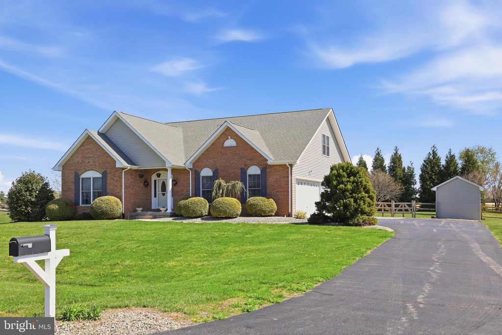 Image 2 of property listing at 195 WINNOW DR, Clayton, DE 19938