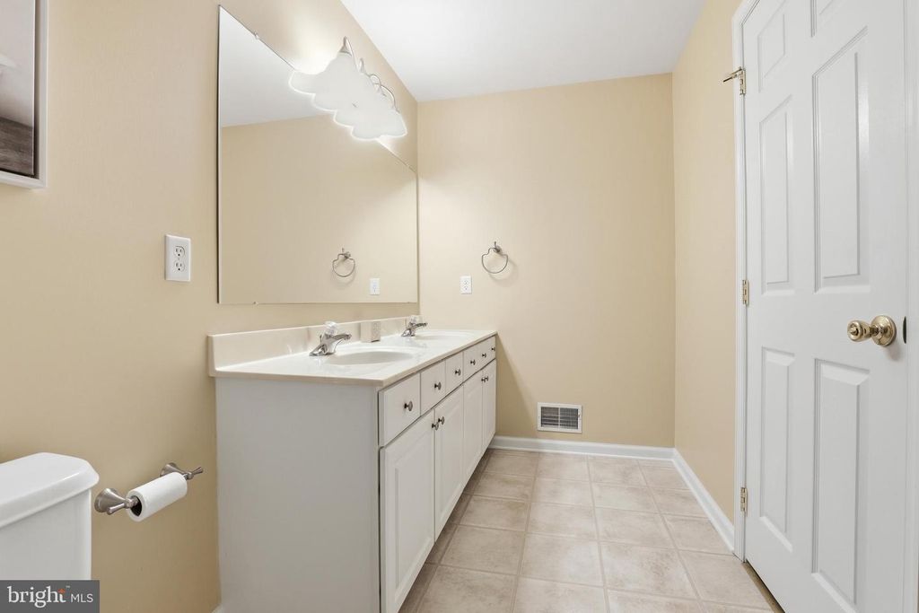 Image 34 of property listing at 195 WINNOW DR, Clayton, DE 19938