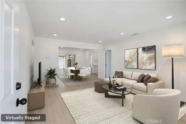 570 N East End Avenue, Pomona, CA 91767