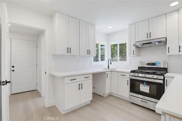 570 N East End Avenue, Pomona, CA 91767