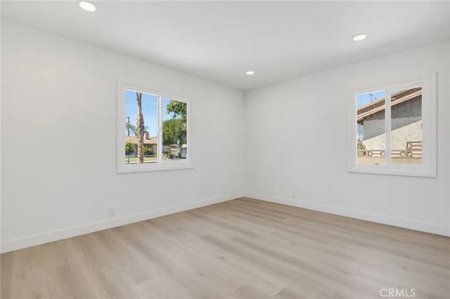 570 N East End Avenue, Pomona, CA 91767
