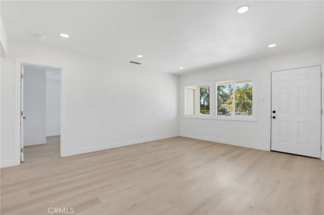 570 N East End Avenue, Pomona, CA 91767