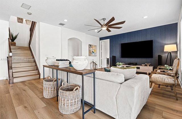 5923 NW 54th Cir, Coral Springs, FL 33067