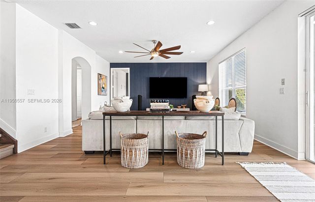 5923 NW 54th Cir, Coral Springs, FL 33067