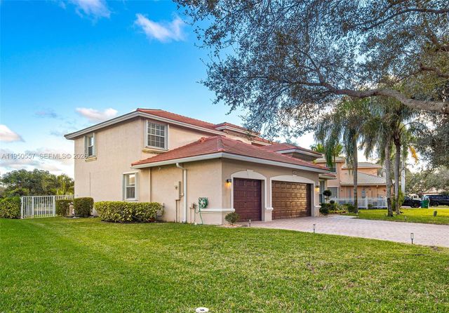 5923 NW 54th Cir, Coral Springs, FL 33067