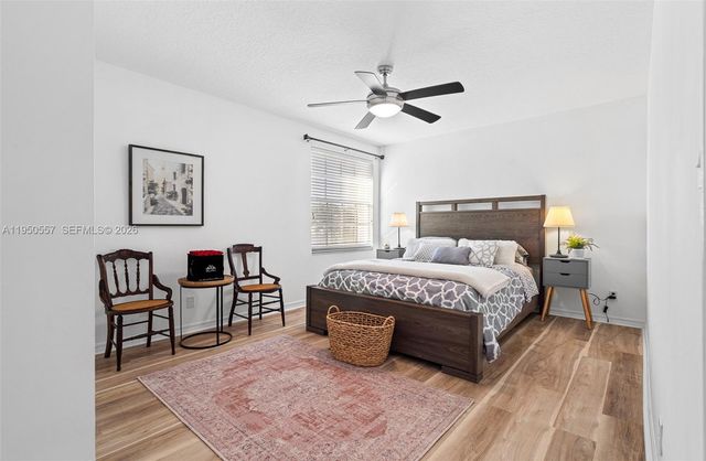 5923 NW 54th Cir, Coral Springs, FL 33067