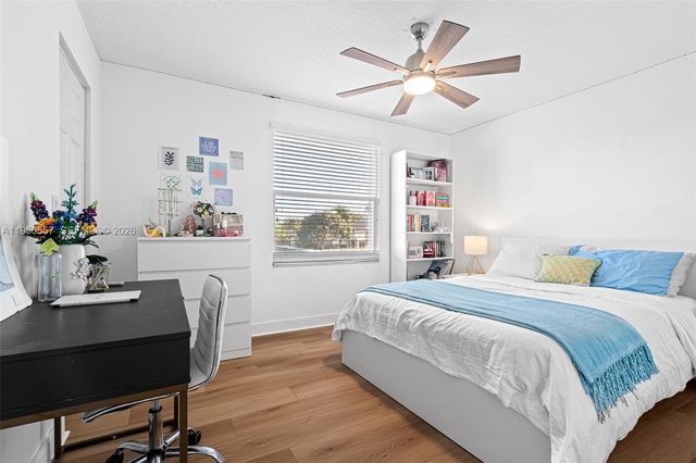 5923 NW 54th Cir, Coral Springs, FL 33067