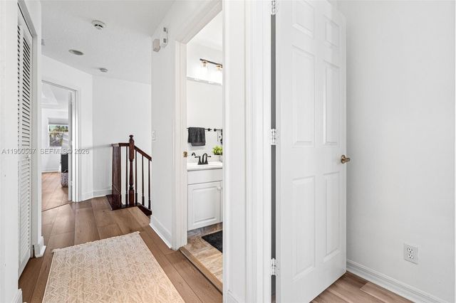 5923 NW 54th Cir, Coral Springs, FL 33067