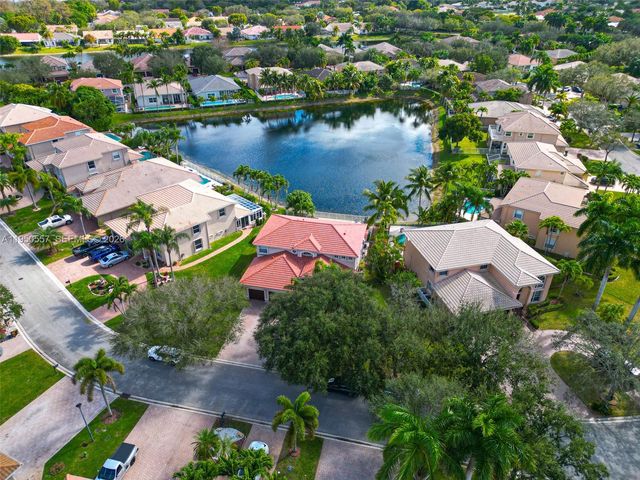 5923 NW 54th Cir, Coral Springs, FL 33067