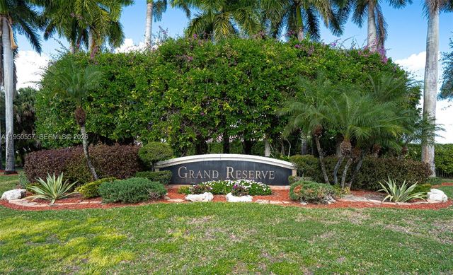 5923 NW 54th Cir, Coral Springs, FL 33067