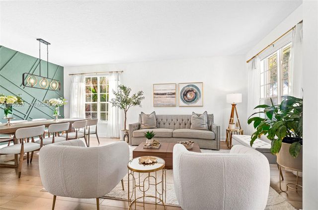 5923 NW 54th Cir, Coral Springs, FL 33067