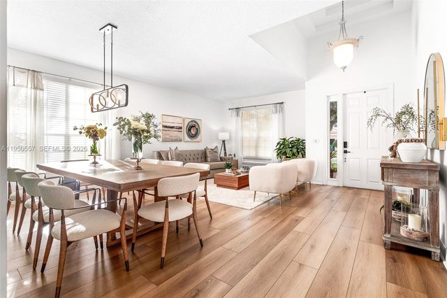 5923 NW 54th Cir, Coral Springs, FL 33067