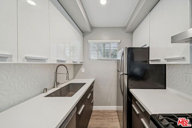 252 S New Hampshire 4, Los Angeles, CA 90004