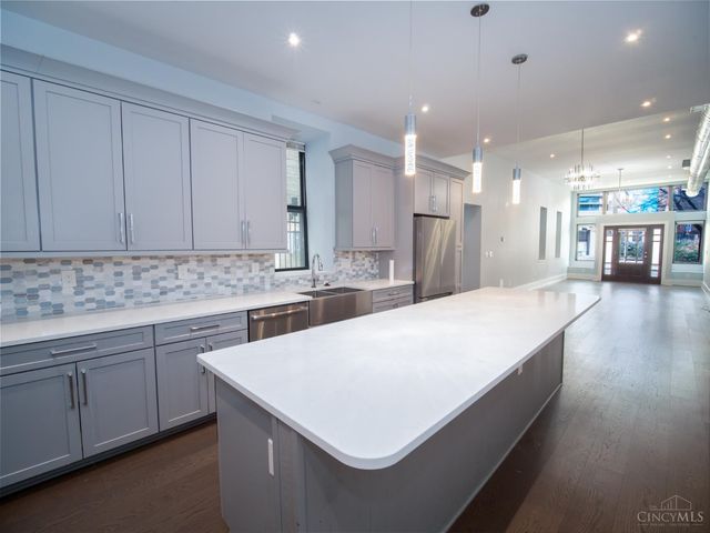 163 E McMicken Avenue, Cincinnati, OH 45202
