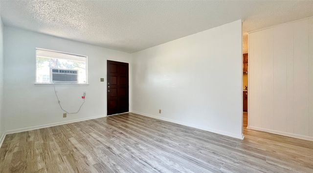 5429 Farnsworth Avenue, Fort Worth, TX 76107