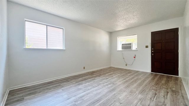 5429 Farnsworth Avenue, Fort Worth, TX 76107