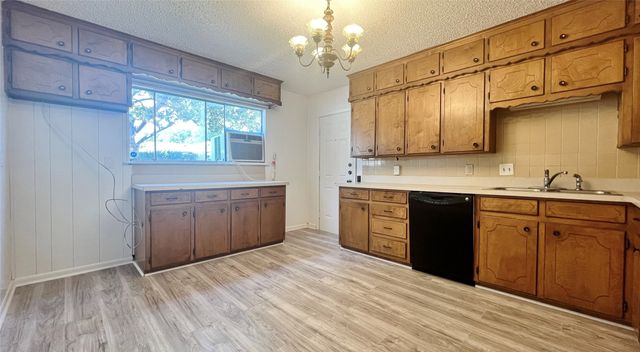 5429 Farnsworth Avenue, Fort Worth, TX 76107